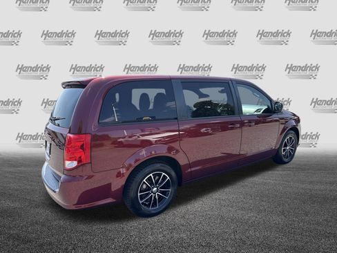 Used 2019 Dodge Grand Caravan SE FWD image 10