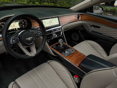 Certified 2024 Bentley Flying Spur W12 image 26
