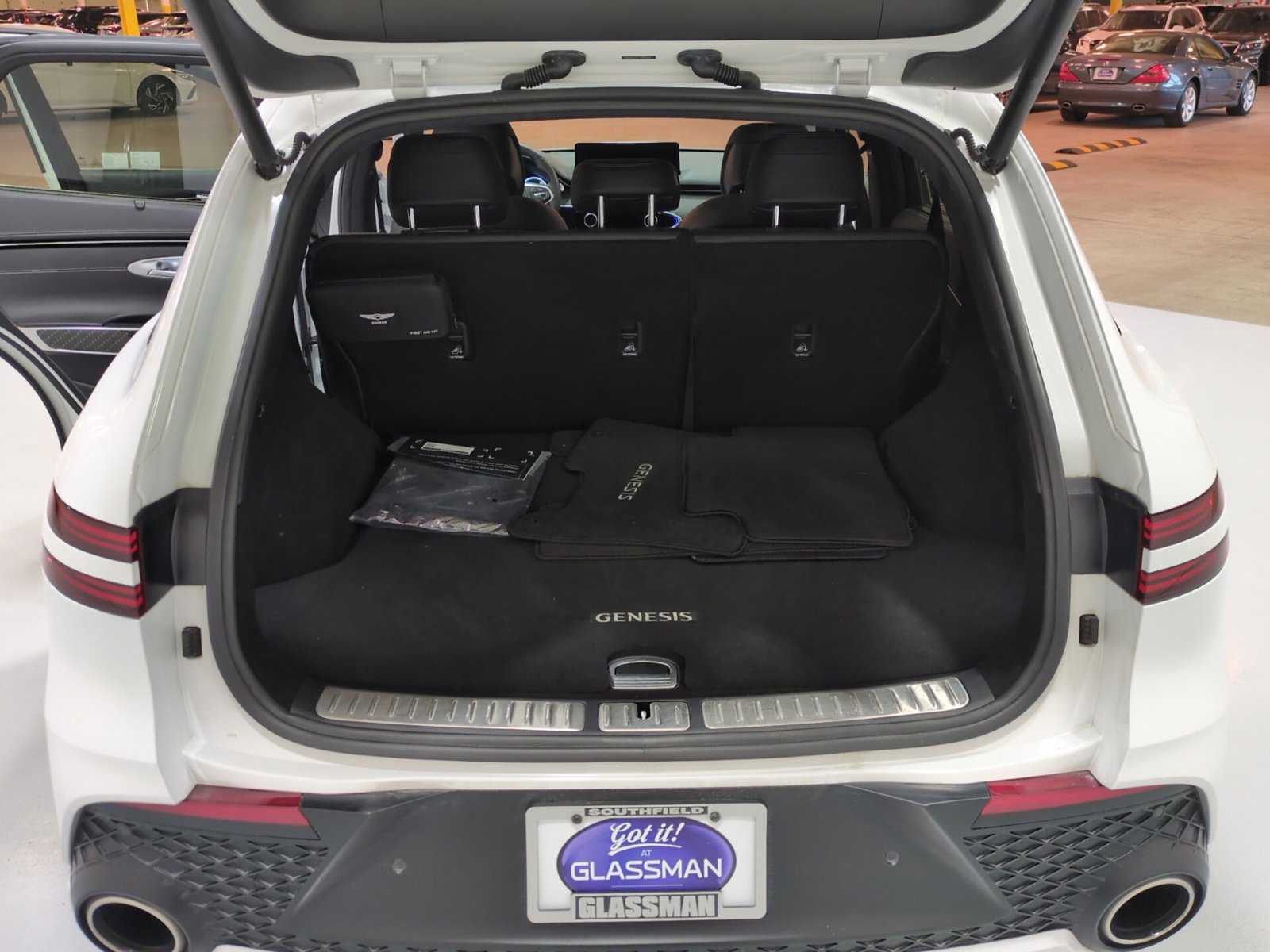 Certified 2025 Genesis GV70 3.5T Sport w/ Sport Prestige Package AWD/4WD image 12