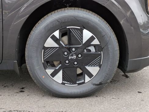 New 2026 Kia Carnival LXS FWD image 11