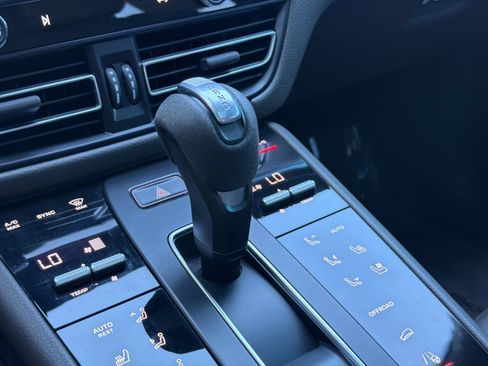 Certified 2023 Porsche Macan S AWD/4WD image 22