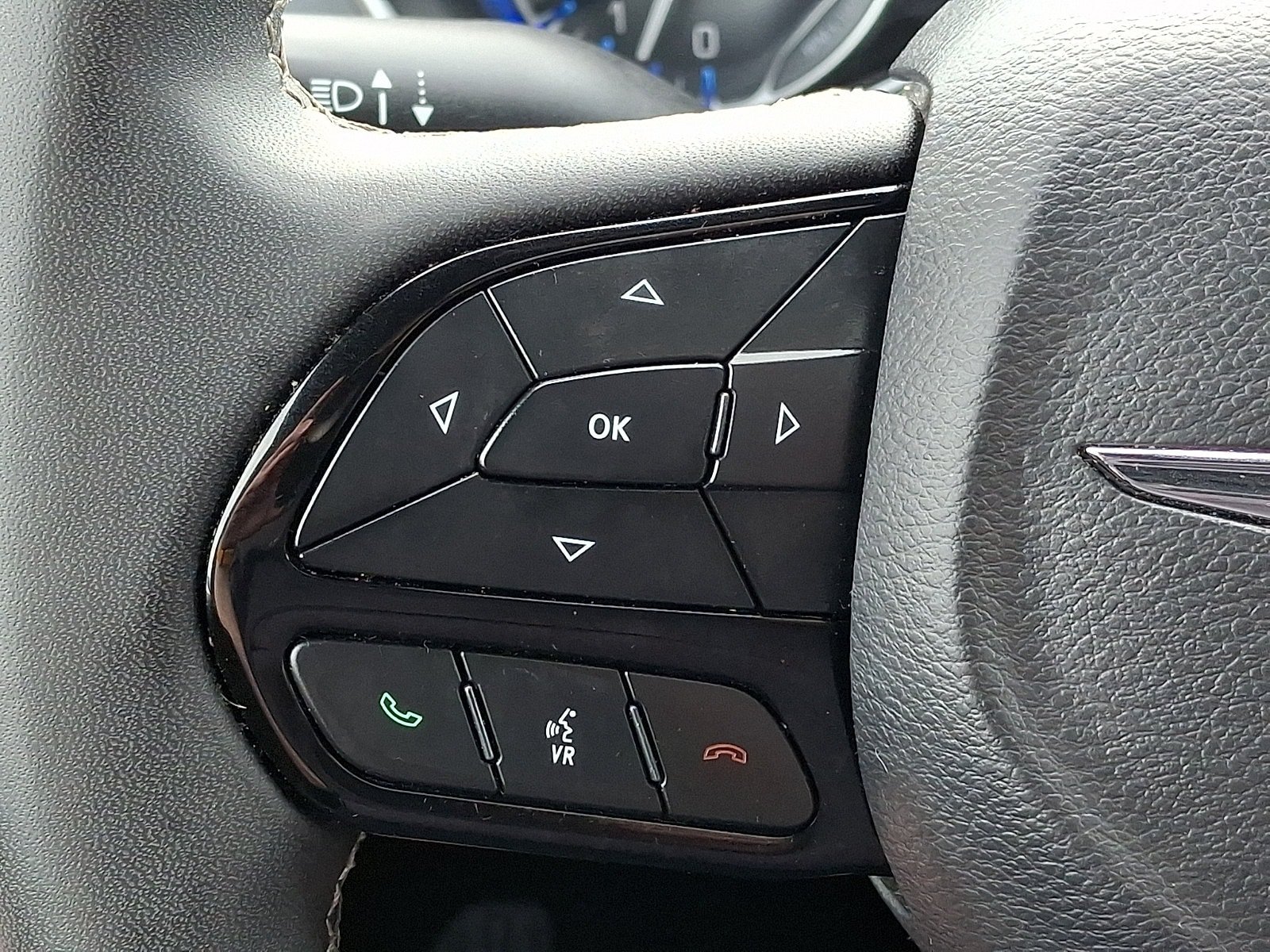 Used 2025 Chrysler Pacifica Limited FWD image 23