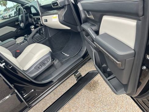 Used 2025 Toyota Tacoma Limited AWD/4WD image 20