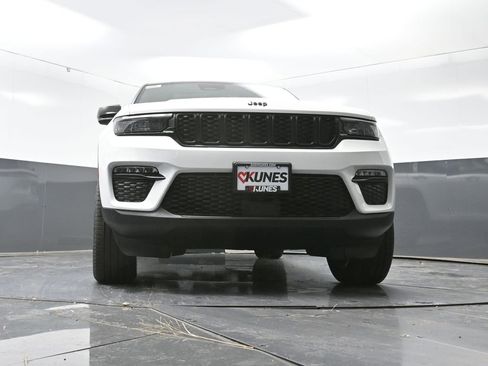 New 2025 Jeep Grand Cherokee Limited w/ Trailer Tow Package image 49