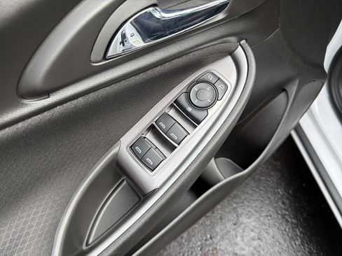 Used 2023 Chevrolet Malibu LT image 15