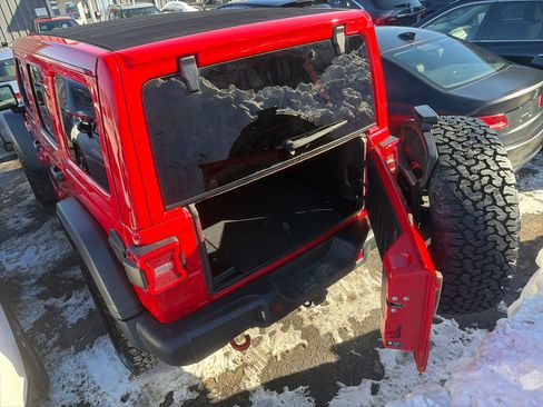 Used 2023 Jeep Wrangler Unlimited Rubicon w/ Steel Bumper Group image 8