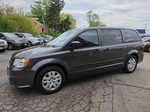 Used 2015 Dodge Grand Caravan American Value Package FWD image 2