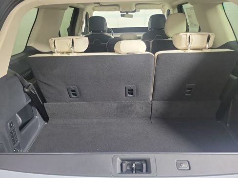 New 2027 Lincoln Navigator Premiere RWD image 7
