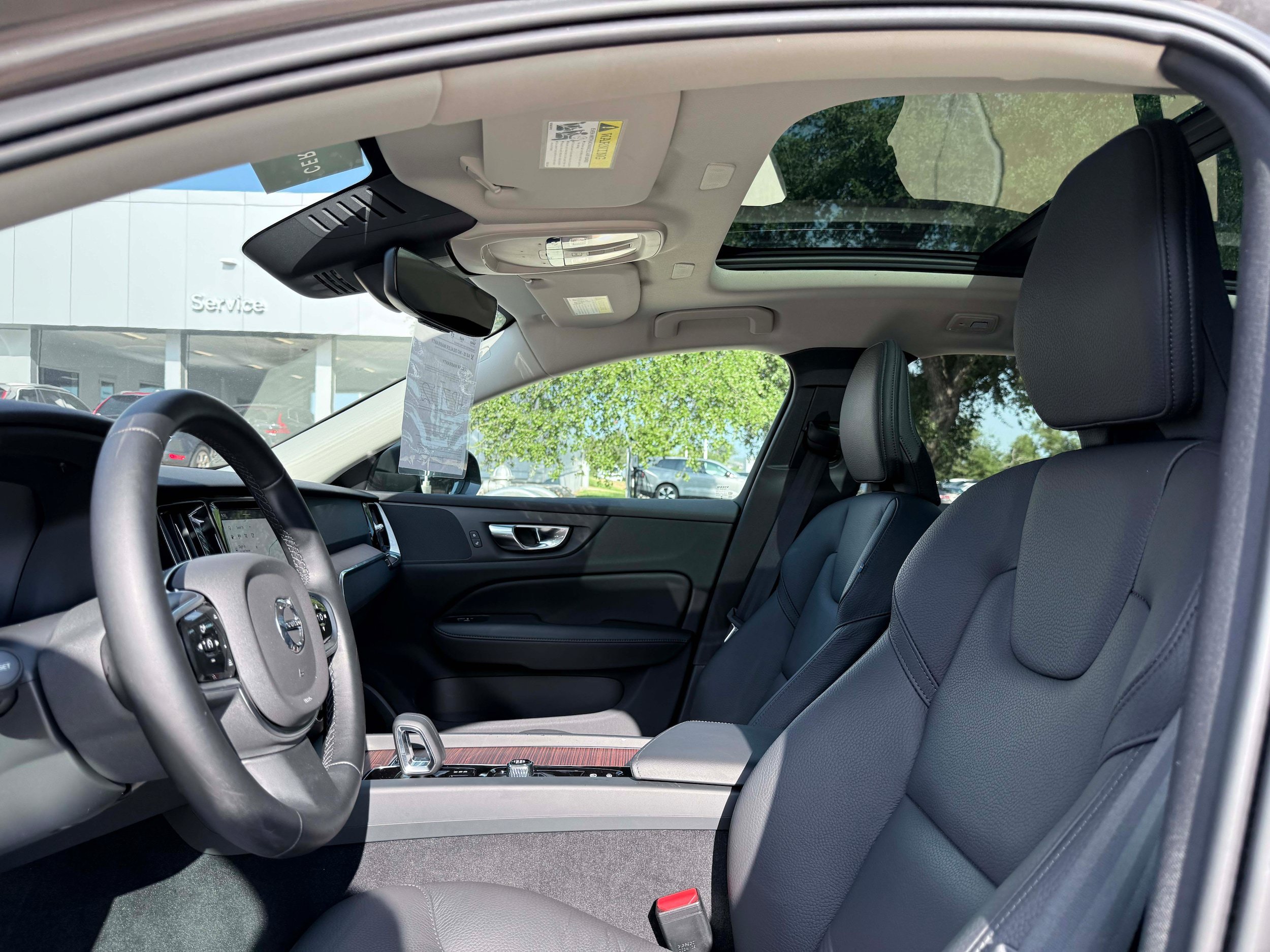 Certified 2025 Volvo V60 B5 Cross Country Plus AWD/4WD image 11