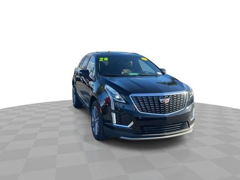 Used 2024 Cadillac XT5 Premium Luxury w/ Technology Package image 2
