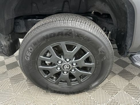 Used 2025 Toyota 4Runner SR5 AWD/4WD image 17