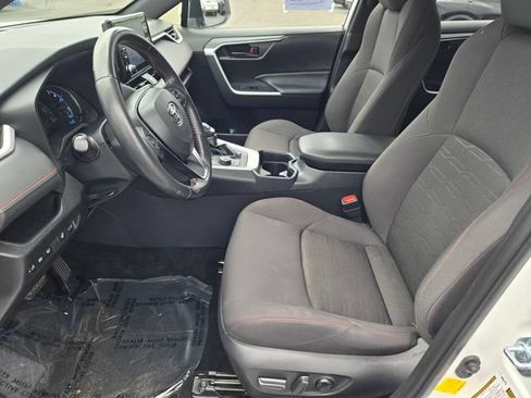 Used 2021 Toyota RAV4 SE w/ Weather & Moonroof Package AWD/4WD image 11