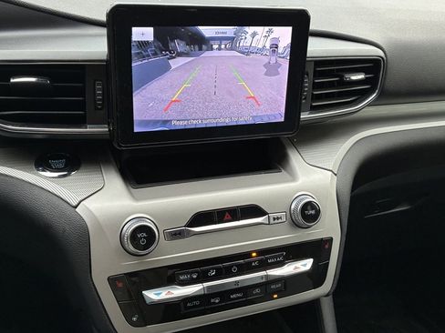 Used 2023 Ford Explorer XLT w/ Equipment Group 202A image 10