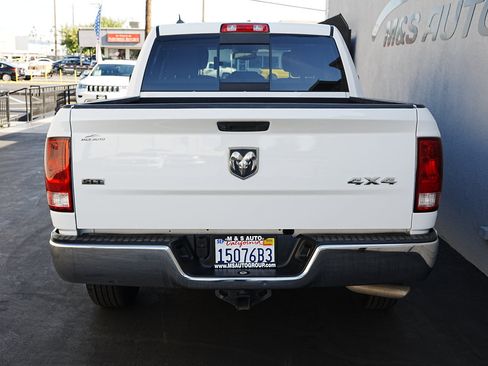 Used 2019 RAM 1500 Classic SLT w/ Luxury Group image 5