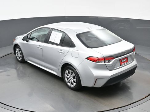 Used 2025 Toyota Corolla LE FWD image 36