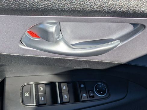 Used 2024 Kia Forte LXS image 13