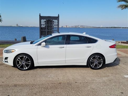 Used 2019 Ford Fusion Titanium image 1