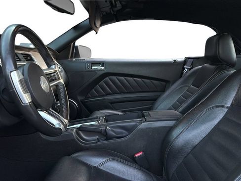 Used 2010 Ford Mustang GT Premium RWD image 19