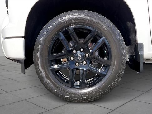 Used 2023 Chevrolet Silverado 1500 Custom image 9