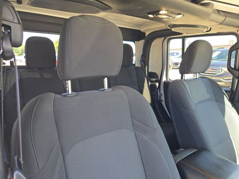 Used 2022 Jeep Gladiator Sport AWD/4WD image 30