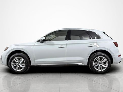 Used 2023 Audi Q5 2.0T Premium w/ Convenience Package AWD/4WD image 2