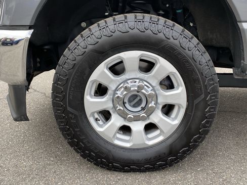 Used 2024 Ford F350 XLT image 9