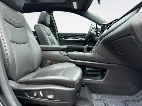 Used 2022 Cadillac XT5 Premium Luxury w/ LPO, Floor Liner Package image 19