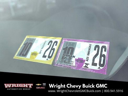 Used 2023 Nissan Versa SV image 9