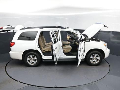 Used 2013 Toyota Sequoia SR5 RWD image 51