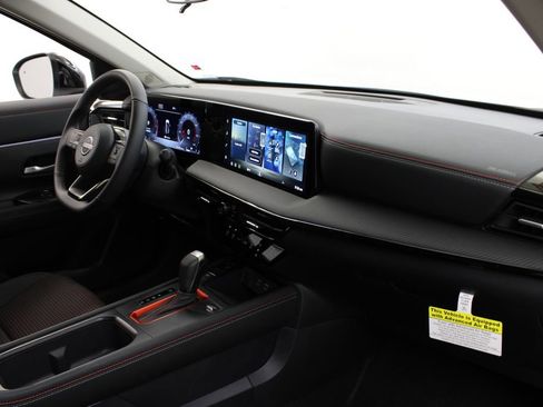 New 2026 Nissan Kicks SR image 22