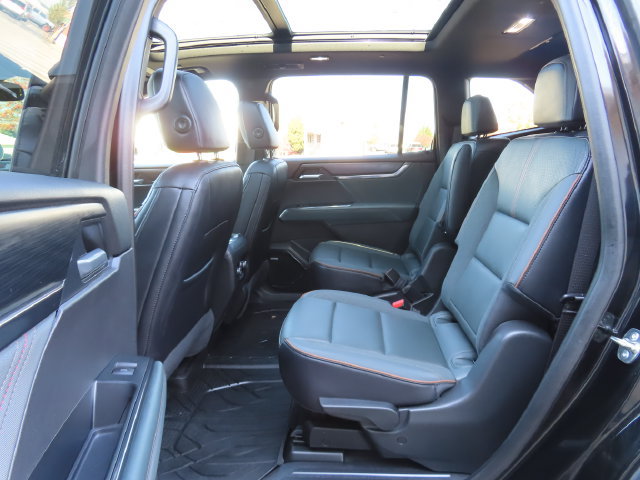 Used 2025 GMC Acadia AT4 AWD/4WD image 21