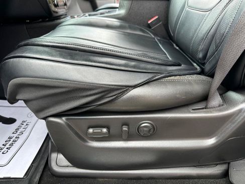 Used 2013 GMC Yukon XL Denali RWD image 11