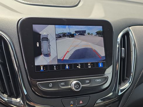 Used 2024 Chevrolet Equinox Premier FWD image 25