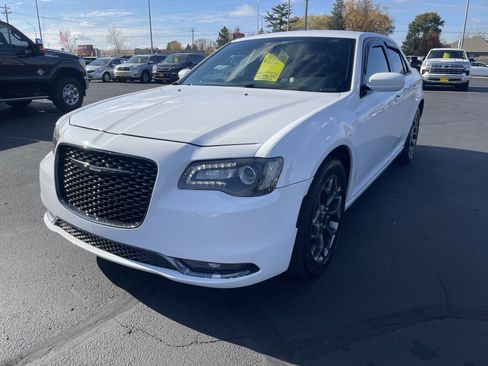 Used 2015 Chrysler 300 S image 4