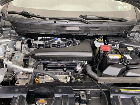 Used 2020 Nissan Rogue SV image 21