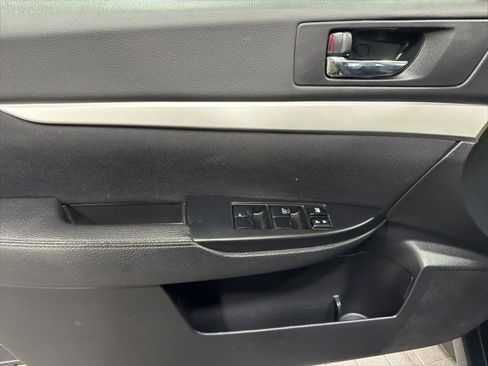 Used 2011 Subaru Outback 2.5i image 9