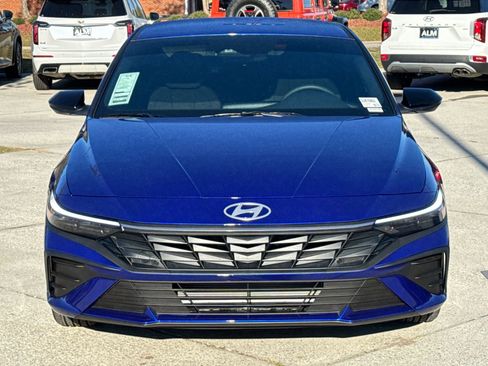 Certified 2025 Hyundai Elantra Sport image 2