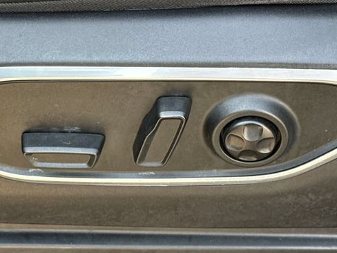 Used 2023 Jeep Wagoneer 4WD image 23