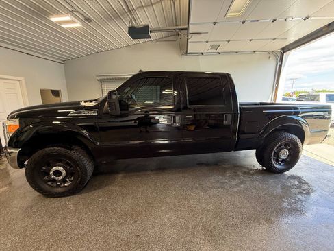 Used 2016 Ford F350 XLT w/ XLT Premium Package AWD/4WD image 9