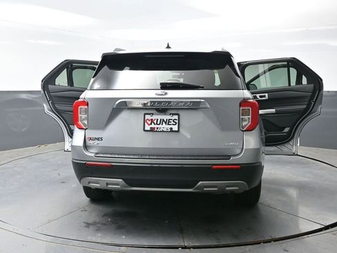 Used 2024 Ford Explorer XLT w/ Equipment Group 202A AWD/4WD image 64