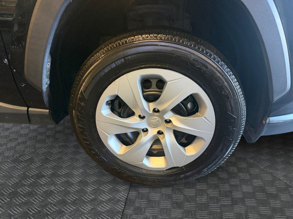Certified 2025 Toyota RAV4 LE AWD/4WD image 29