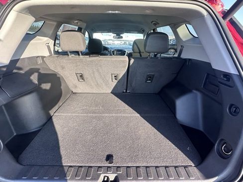 Used 2023 GMC Terrain SLE w/ Driver Convenience Package image 14