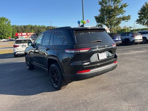 New 2026 Jeep Grand Cherokee Altitude AWD/4WD image 3
