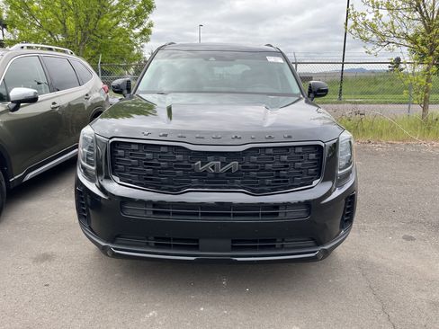 Used 2022 Kia Telluride EX w/ EX Premium Package AWD/4WD image 3