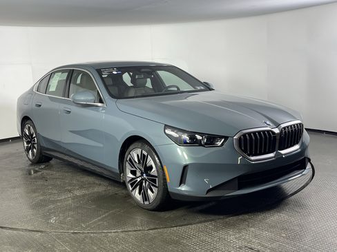 Certified 2025 BMW 540i xDrive 540i xDrive image 3