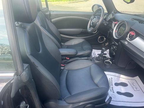 Used 2015 MINI Cooper Convertible image 12