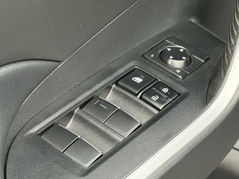 Certified 2021 Toyota RAV4 XLE Premium AWD/4WD image 30