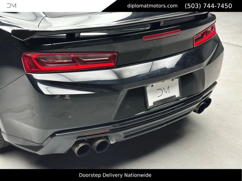 Used 2018 Chevrolet Camaro ZL1 image 16