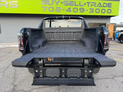 Used 2025 GMC Hummer EV 2X AWD/4WD image 39