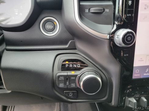 Used 2025 RAM 1500 Big Horn AWD/4WD image 19